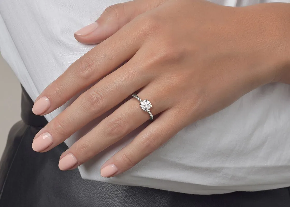 Anillo de Compromiso Fular — Joyería Cáceres