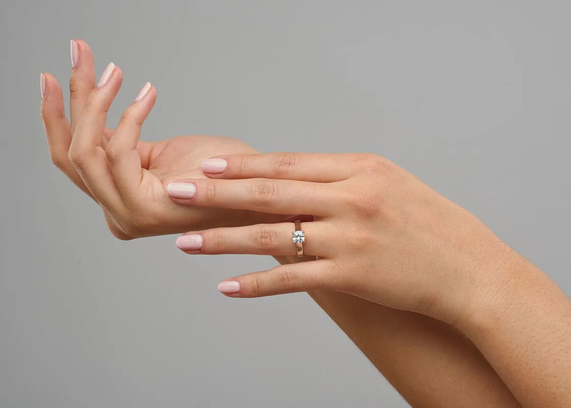 Anillo de Compromiso Bailarina — Joyería Cáceres