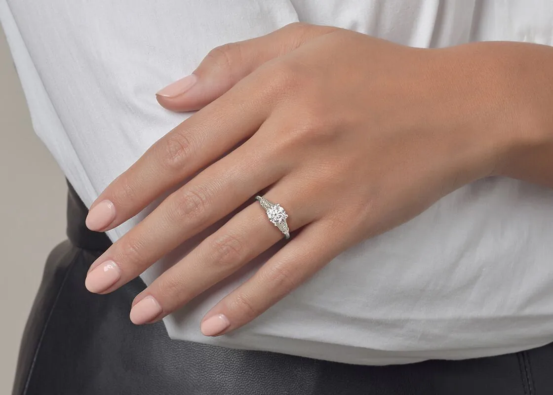 Anillo de Compromiso Jazmín — Joyería Cáceres