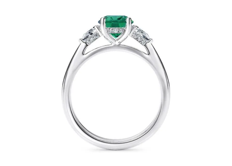 Anillo de Compromiso Florencia Esmeralda en oro blanco 18k — Joyería Cáceres