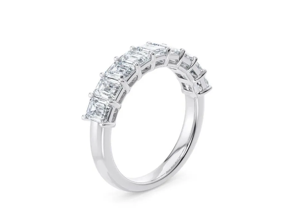Anillo de Compromiso Regent Talla Esmeralda en oro blanco 18k — Joyería Cáceres