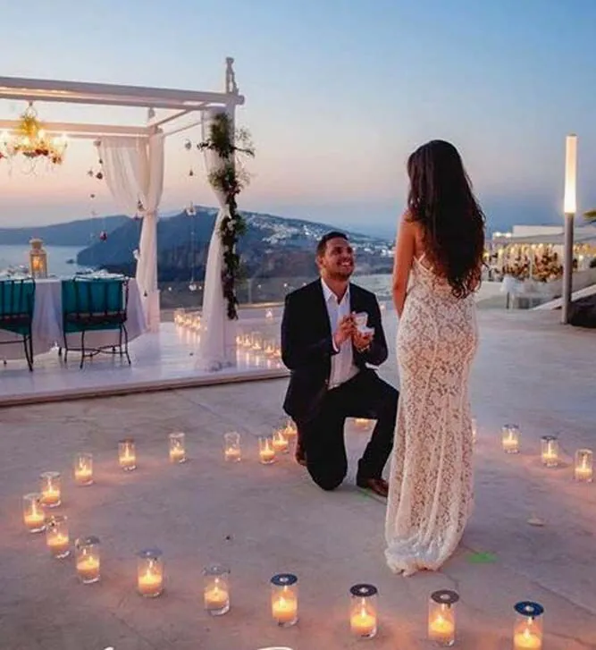 Propuesta de matrimonio con anillo de compromiso — Joyería Cáceres