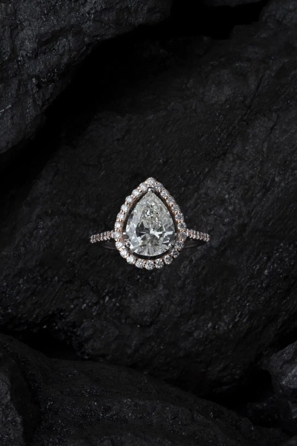 Diamante corte pera o gota en anillo — tamaño en milímetros