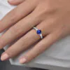 Anillo de Compromiso Florencia Zafiro en oro blanco 18k — Joyería Cáceres